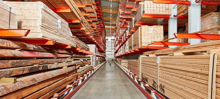Lagerhalle von Holzhandel